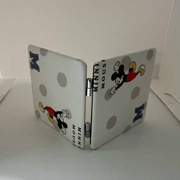 ♦️🎡❤️‍🔥Disney Double Sided Magnifying Mirror NEW❣️ - Picture 5 of 6